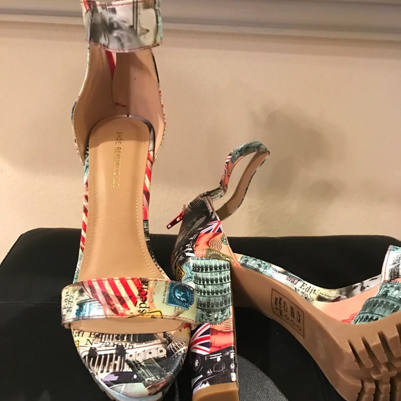 International printed rubber soled platform heels - Picture 3 of 8